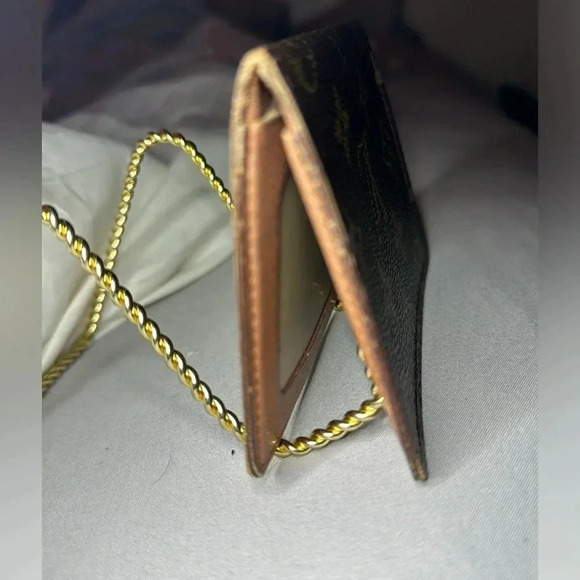 Louis Vuitton Identification Holder/Credit Card Holder. Two windo… - Picture 2 of 7
